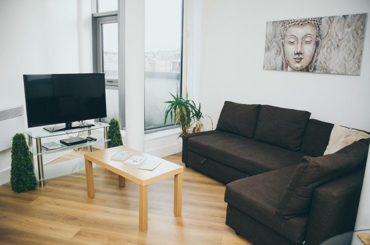 Serviced Apartment In Liverpool City Centre - Free Parking - Balcony - By Happy Days Zewnętrze zdjęcie