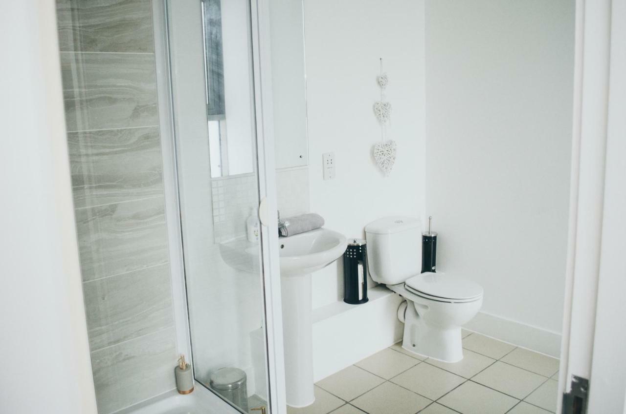 Serviced Apartment In Liverpool City Centre - Free Parking - Balcony - By Happy Days Zewnętrze zdjęcie