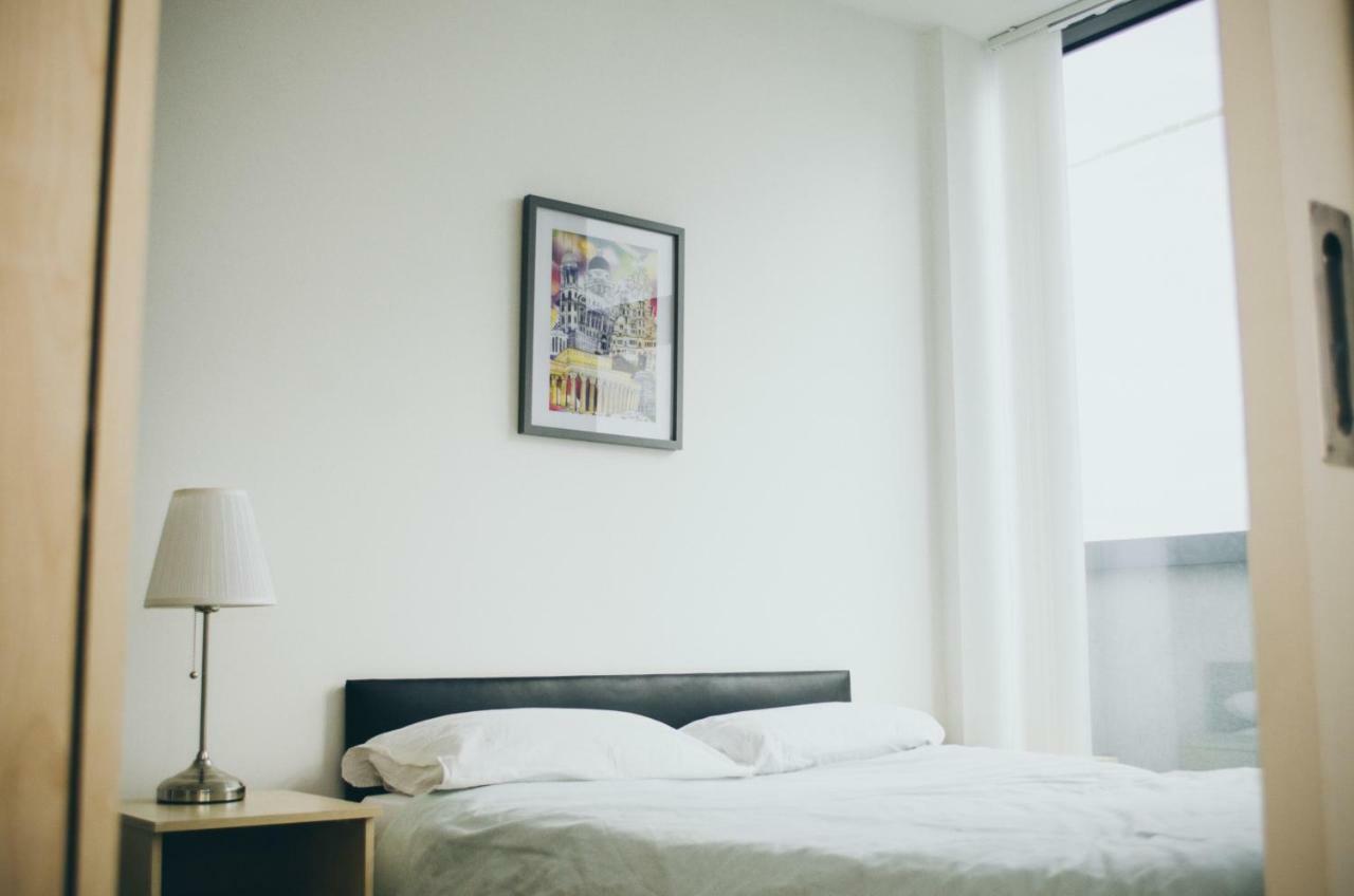 Serviced Apartment In Liverpool City Centre - Free Parking - Balcony - By Happy Days Zewnętrze zdjęcie