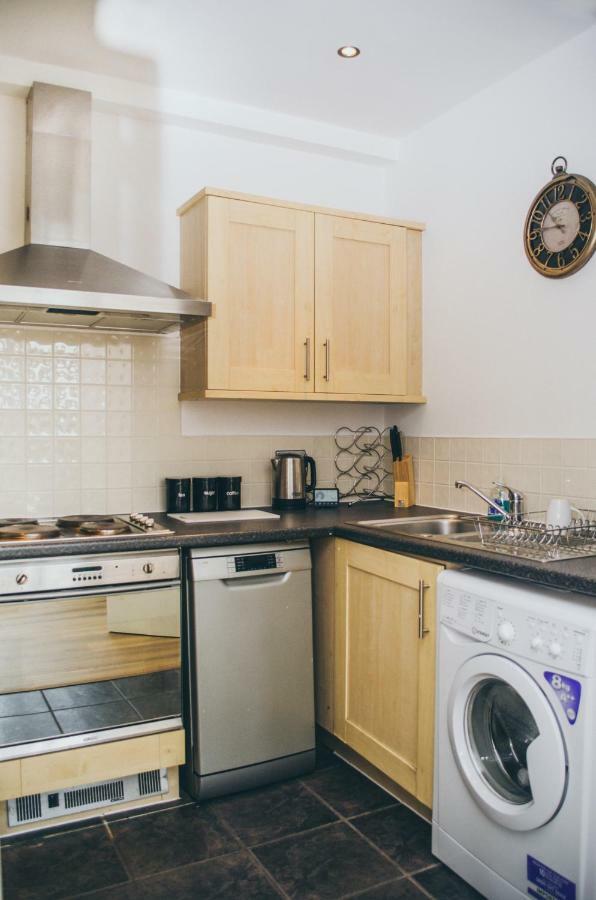 Serviced Apartment In Liverpool City Centre - Free Parking - Balcony - By Happy Days Zewnętrze zdjęcie