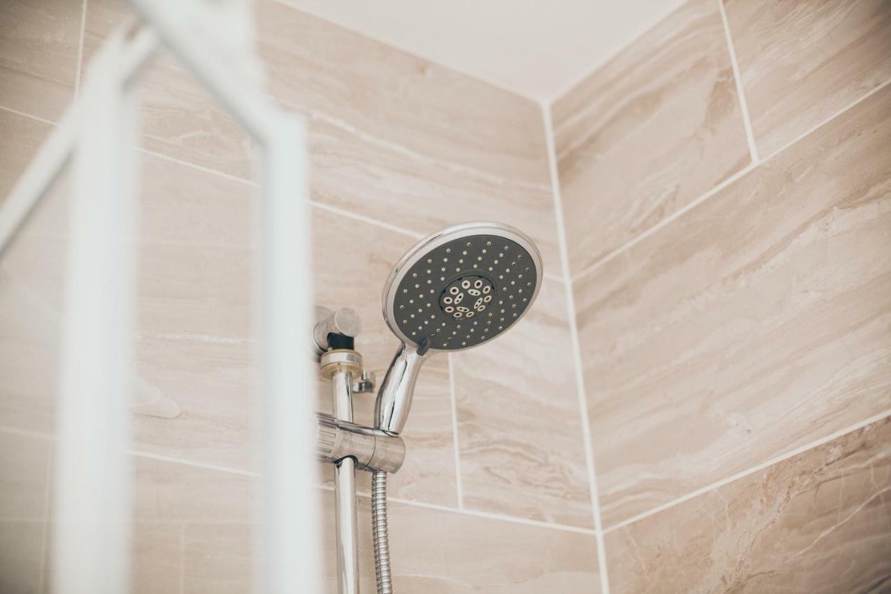 Serviced Apartment In Liverpool City Centre - Free Parking - Balcony - By Happy Days Zewnętrze zdjęcie